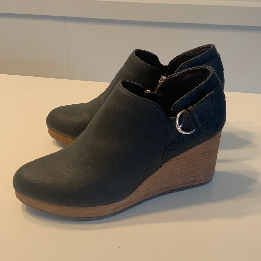 Dr. Scholl’s Wedge Booties